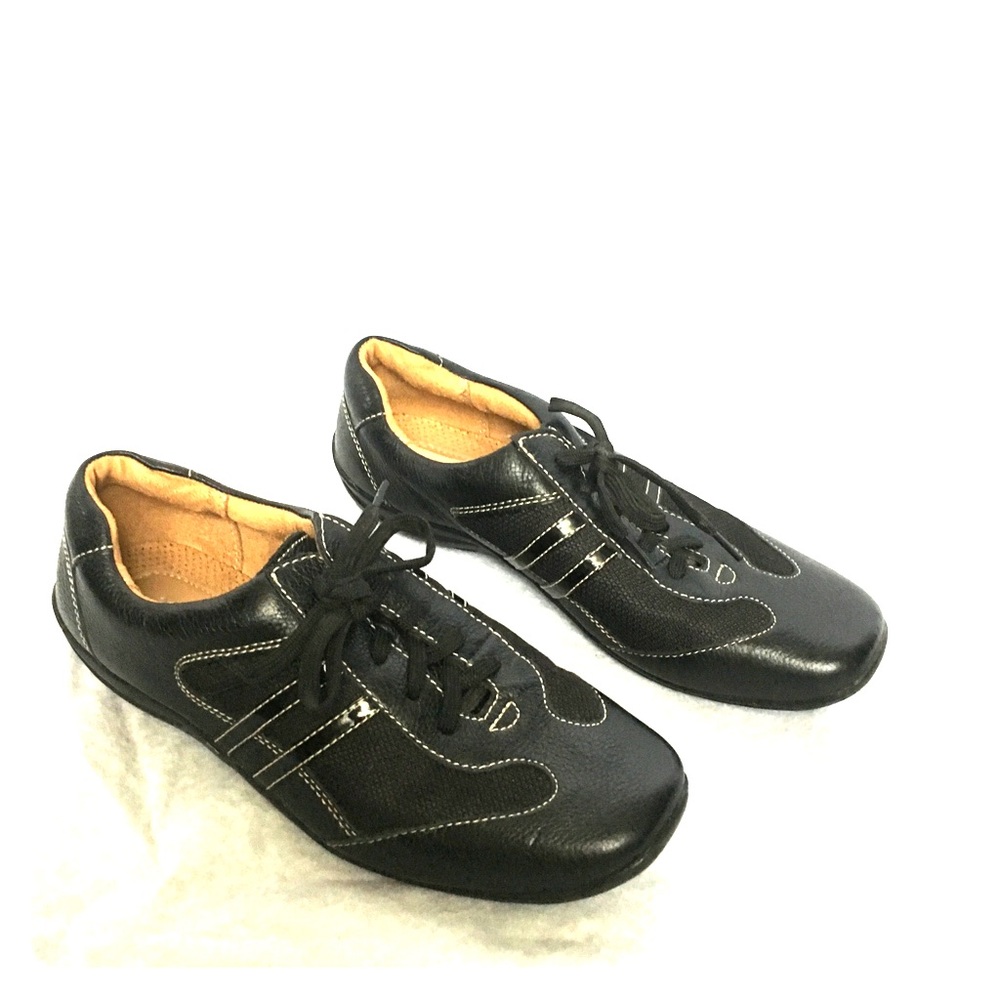 Naturalizer Black Leather Floret Walking Shoe